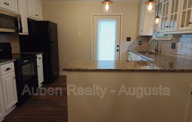 4425 ROXBURY DR