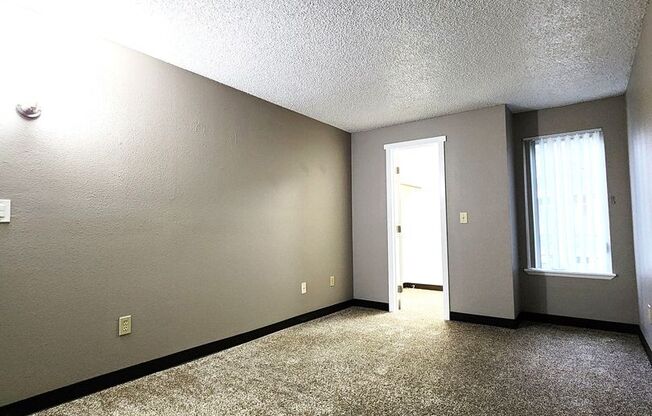 1 bed, 1 bath, 643 sqft, $1,275, Unit 227