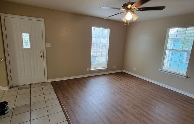 3 beds, 1 bath, $1,095