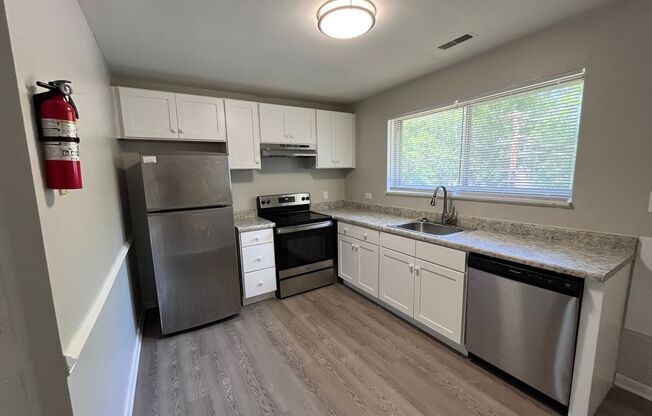2 beds, 1 bath, 800 sqft, $899, Unit 106