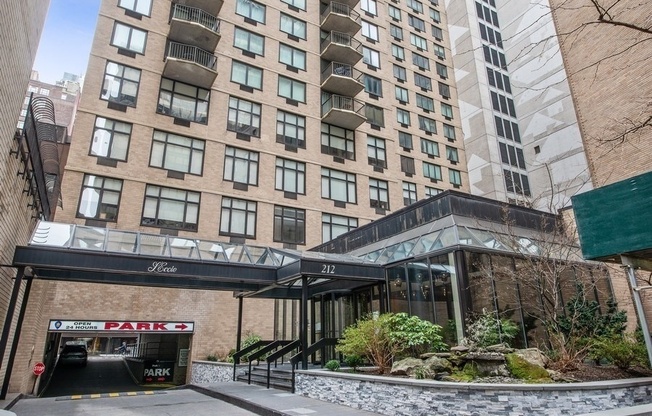 1 bed, 1 bath, 650 sqft, $4,500, Unit 19A