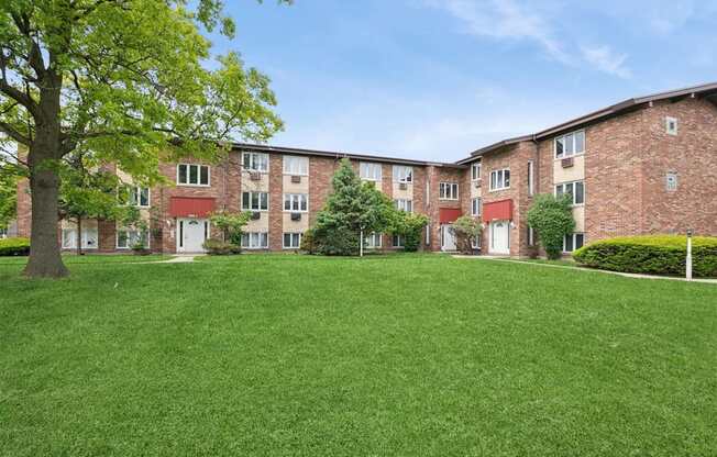 Discover Our Apartments in Countryside, IL