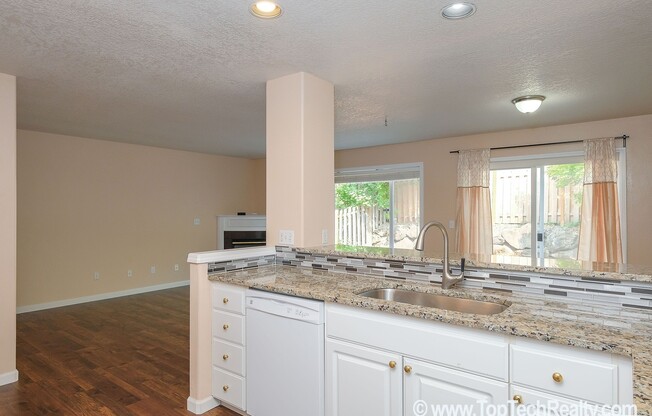 3 Bedrm Home ideally located in the Heart of Bethany Near Nike, Intel, PCC & High Tech Corridor