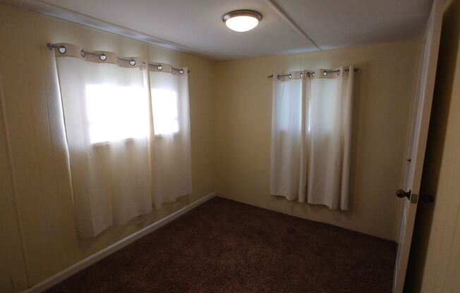 2 beds, 1 bath, $825