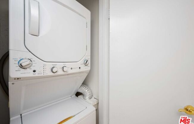 2 beds, 2 baths, 1,099 sqft, $4,500, Unit 1210