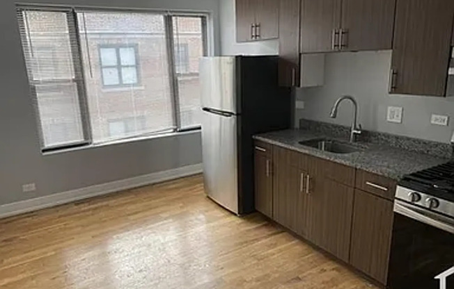 2 beds, 1 bath, $1,860, Unit 7113-4A