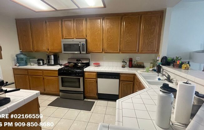 Ontario 3 Bedroom Townhome Available in October