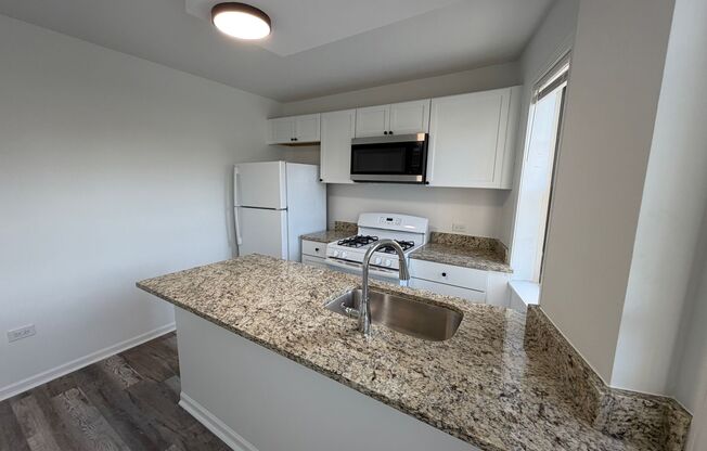 27 E Park Blvd