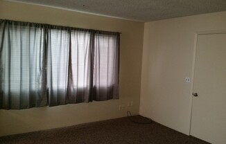 2 beds, 1 bath, 816 sqft, $1,300, Unit 2215