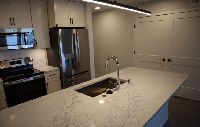 Studio, 1 bath, 657 sqft, $2,035, Unit #903