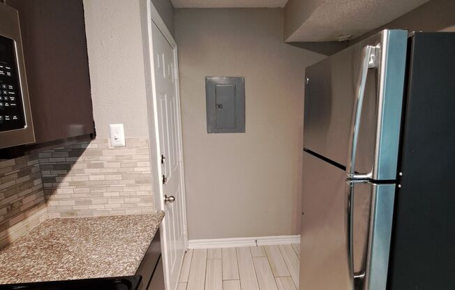 2 beds, 2 baths, 926 sqft, $1,187, Unit 2423