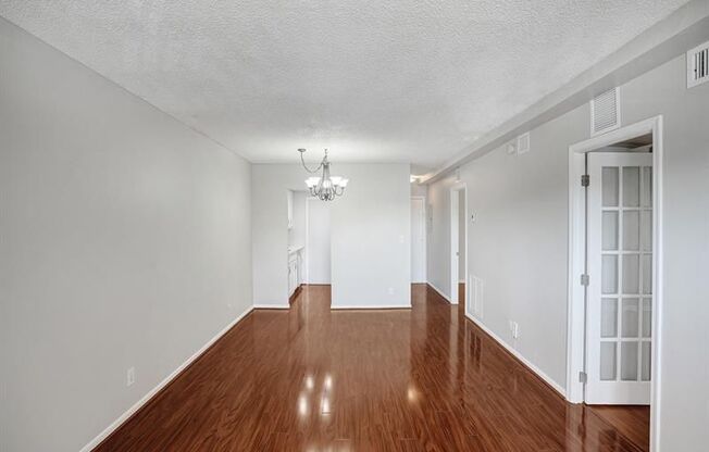 200 S Birch Rd