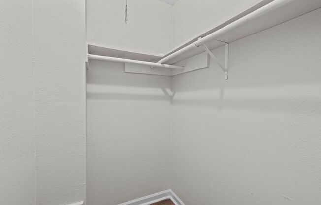 1 bed, 1 bath, 648 sqft, $1,075, Unit #19