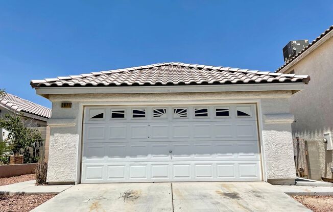 A SPACIOUS SINGLE STORY WITH TILE FLOORING, 3 BEDROOM & 2 BATH HOME LOCATED NEAR THE NELLIS AIR FORCE BASE WITH NEARBY SHOPPING CENTERS AND FAMILY PARK. MINUTES AWAY FROM THE I-15 FREEWAY!