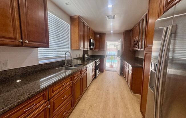 Charming 4 Bedroom in Woodland Hills