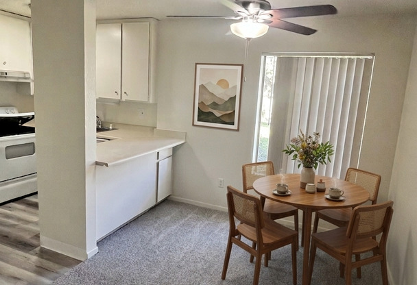 2 beds, 1 bath, 923 sqft, $1,855, Unit 140126
