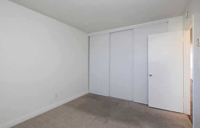 1 MONTH FREE!!! Beautiful 1-Bedroom in Chula Vista with Parking