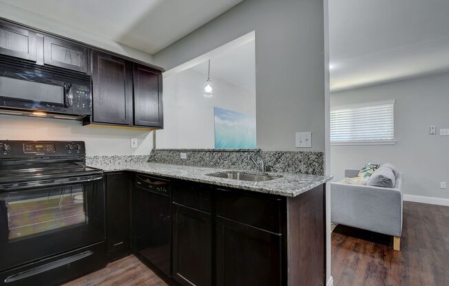 2 beds, 1 bath, 650 sqft, $899, Unit 4715-203