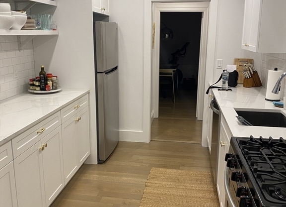 1 bed, 1 bath, 800 sqft, $2,600, Unit 1