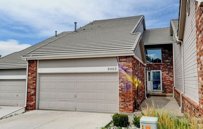 Beautiful luxury townhome style condominium in Masters Park