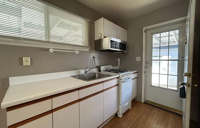 Studio, 1 bath, 300 sqft, $1,295, Unit 11146 1/2