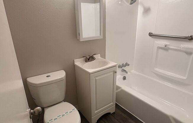 1 bed, 1 bath, 267 sqft, $1,325, Unit 15