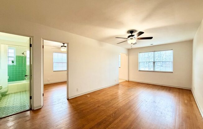 5821 Sunshine Avenue