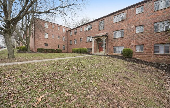 2 beds, 1 bath, 610 sqft, $850, Unit 195-03
