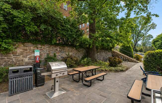 Park Crest Apartments Terrace with Grills and Picnic Tables