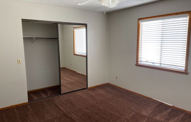 Beautiful condo 2 bedroom 2 bath with balcony