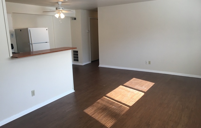 60 - ADDISON APARTMENTS