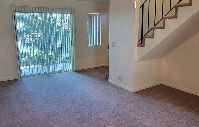 2 beds, 1.5 baths, 1,040 sqft, $2,425