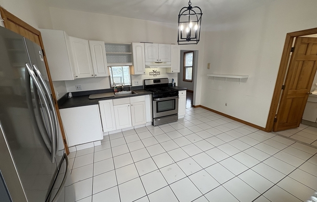 573 SHIRLEY ST