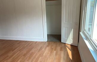 1 bed, 1 bath, $745, Unit 714