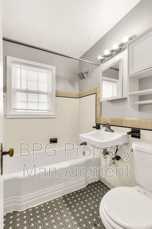 5721 11 ST N