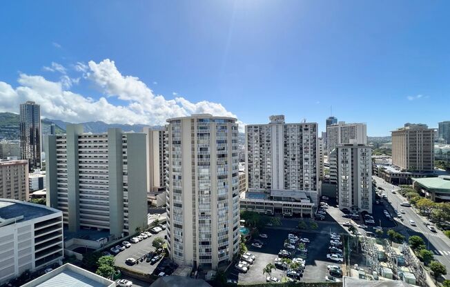 1 bed, 1 bath, $3,300