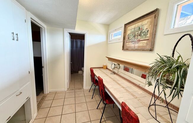 2 beds, 1 bath, $1,700