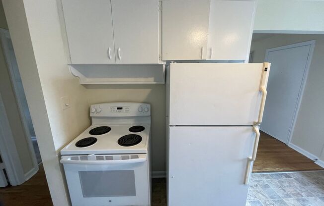 Large 2Bedroom 1Bathroom Duplex w/ Attached Private Garage Available in Beacon Hill!