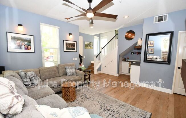 817 NAVIGATOR WAY