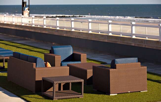 Outdoor Living at 10 West Apartments