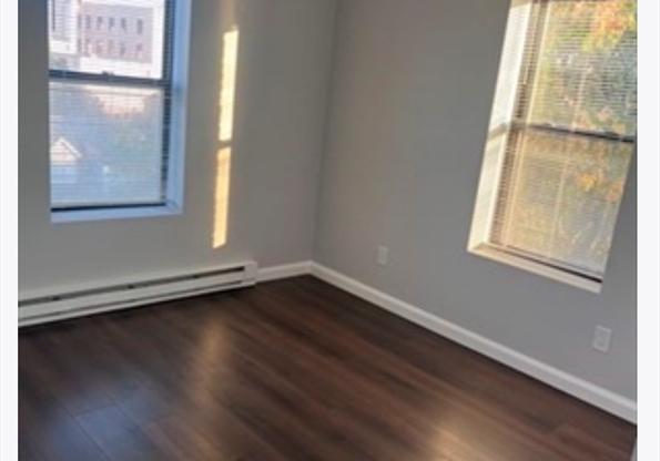 2 beds, 1 bath, 650 sqft, $1,995, Unit 16