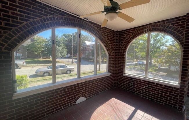 CHARMING 2 BEDROOM APT NEAR THE LOVELY MARYVILLE COLLEGE CAMPUS!!