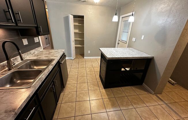 2 beds, 1 bath, $1,350