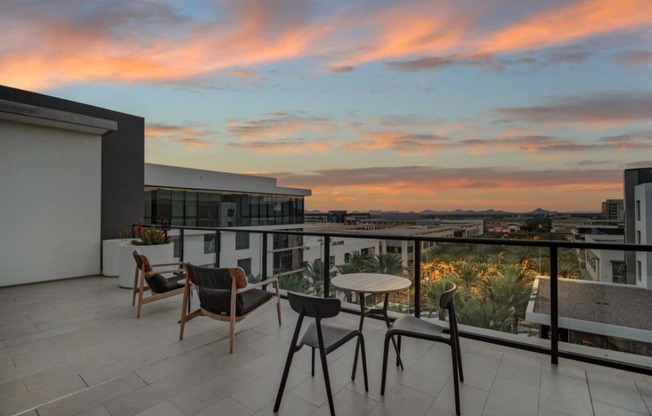 Outdoor Seating Apartment North Scottsdale
