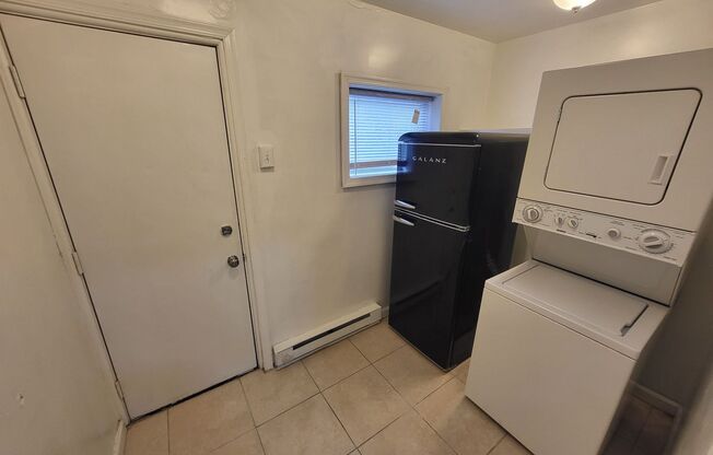 3 beds, 1 bath, 1,148 sqft, $1,300, Unit 4856 Merion Ave