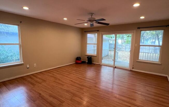 This charming single-family home is nestled in a highly desirable area of Dallas, offering a perfect balance of comfort, convenience, and style.
