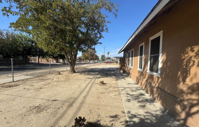Two Bedroom 1 Bathroom Home in Hemet