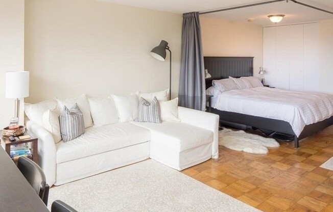 Studio, 1 bath, 590 sqft, $3,400, Unit 6M