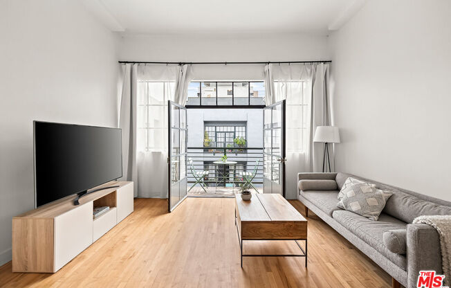 Studio, 1 bath, 707 sqft, $2,290, Unit 628