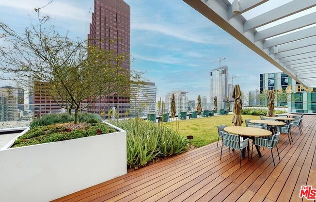 Studio, 1 bath, 544 sqft, $2,100, Unit 719